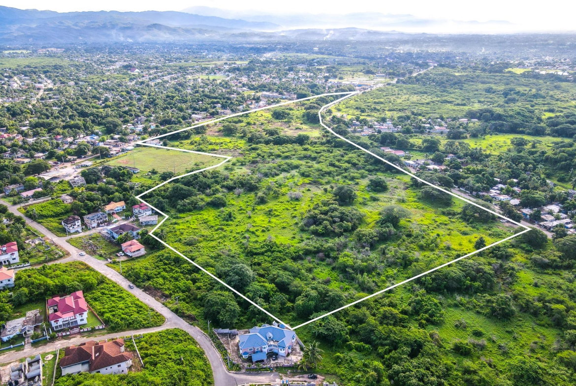 Fifth image of 1014a+b- St. John's Road in Green Acres, St. Catherine, Jamaica - property is For Sale