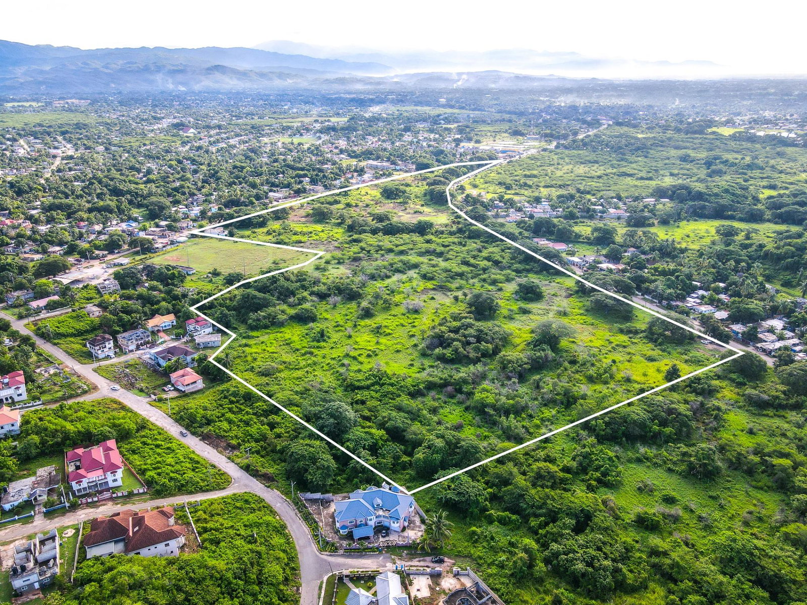 Fifth image of 1014a+b- St. John's Road in Green Acres, St. Catherine, Jamaica - property is For Sale