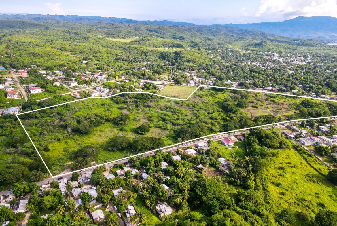 Seventh image of 1014a+b- St. John's Road in Green Acres, St. Catherine, Jamaica - property is For Sale