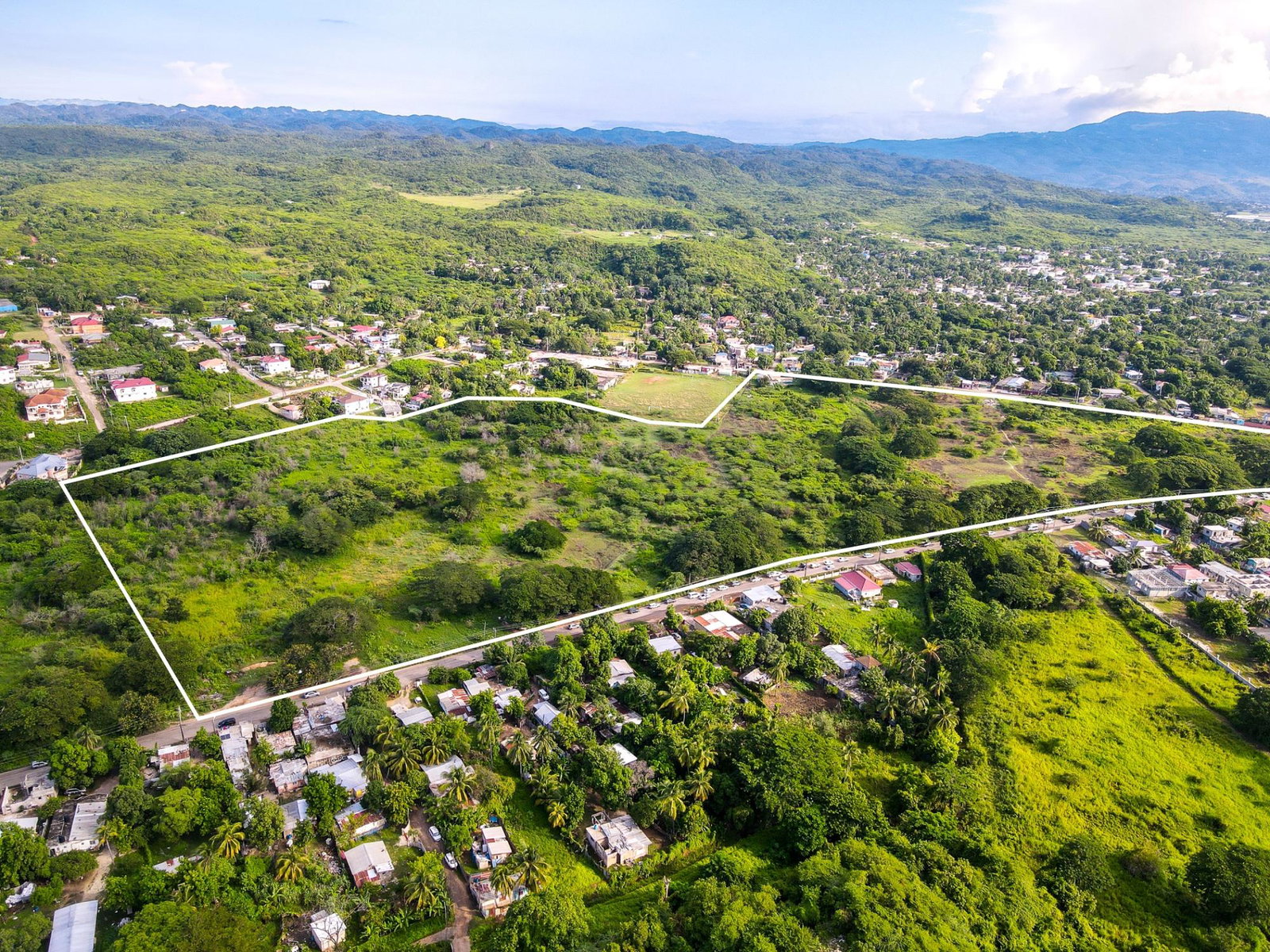 Seventh image of 1014a+b- St. John's Road in Green Acres, St. Catherine, Jamaica - property is For Sale