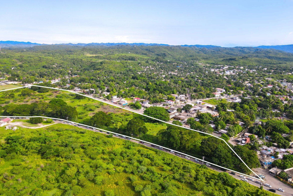 Eighth image of 1014a+b- St. John's Road in Green Acres, St. Catherine, Jamaica - property is For Sale