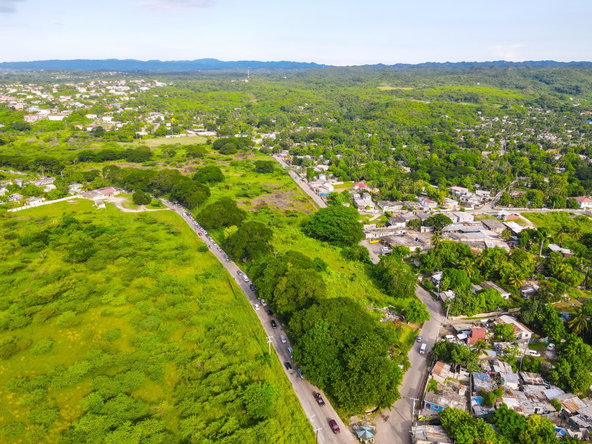 Ninth image of 1014a+b- St. John's Road in Green Acres, St. Catherine, Jamaica - property is For Sale