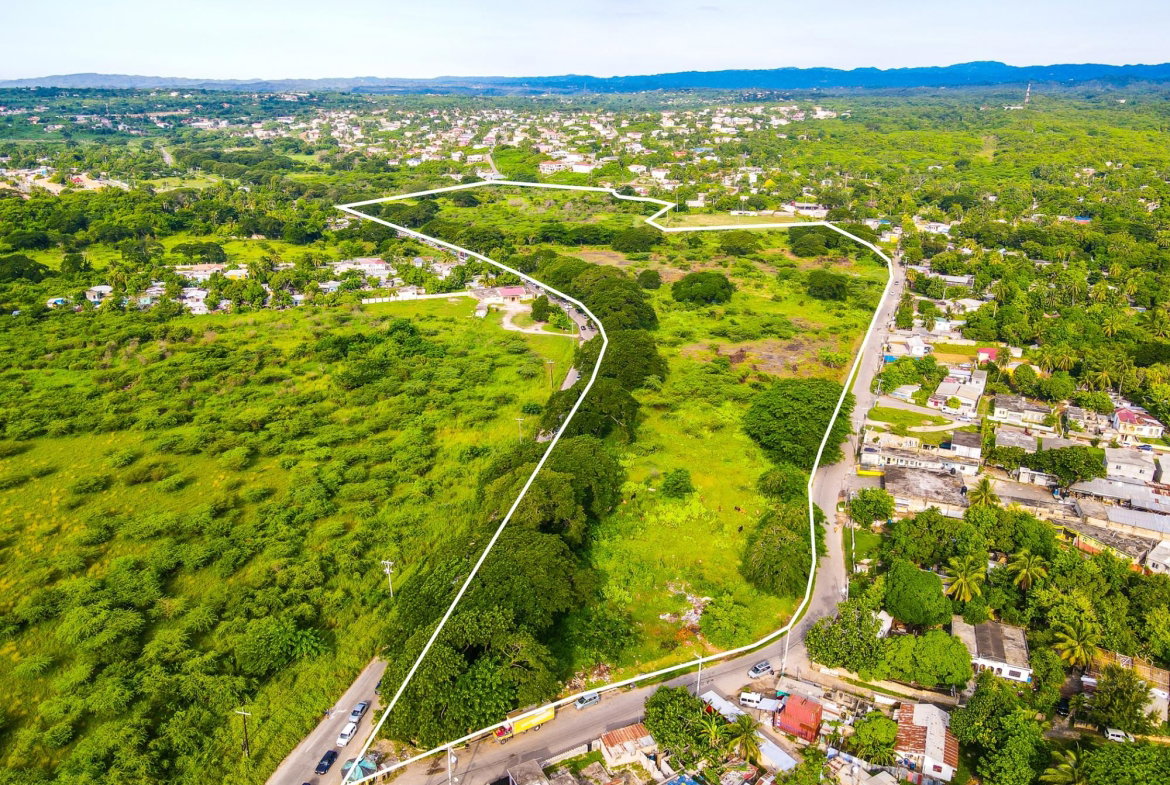 Tenth image of 1014a+b- St. John's Road in Green Acres, St. Catherine, Jamaica - property is For Sale