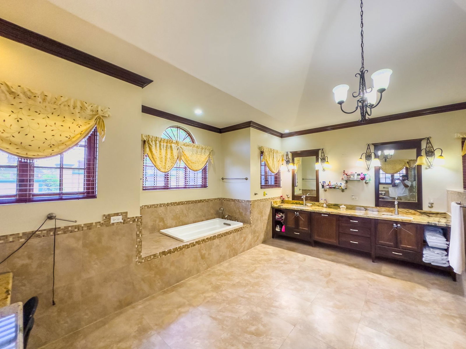 Fourteenth image of 7 Garden Close in Cherry Gardens, St. Andrew, Jamaica - property is For Sale