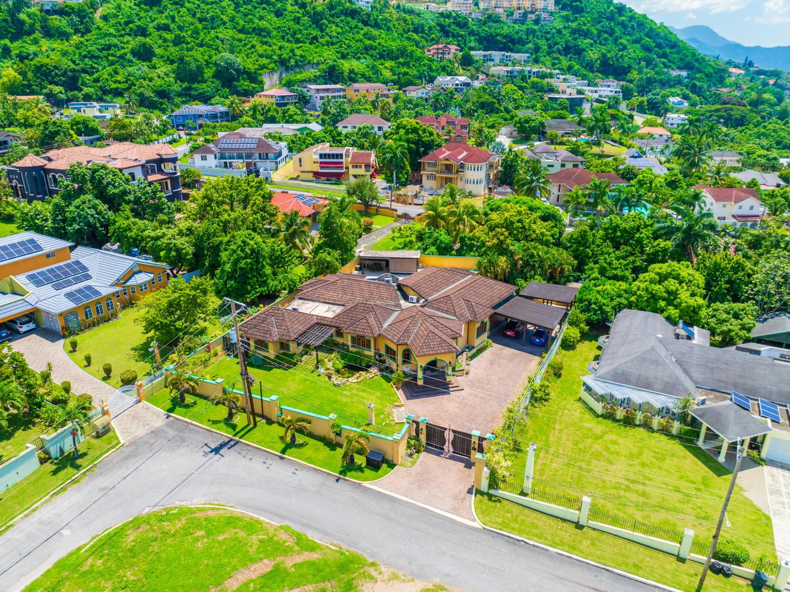 Fifteenth image of 7 Garden Close in Cherry Gardens, St. Andrew, Jamaica - property is For Sale