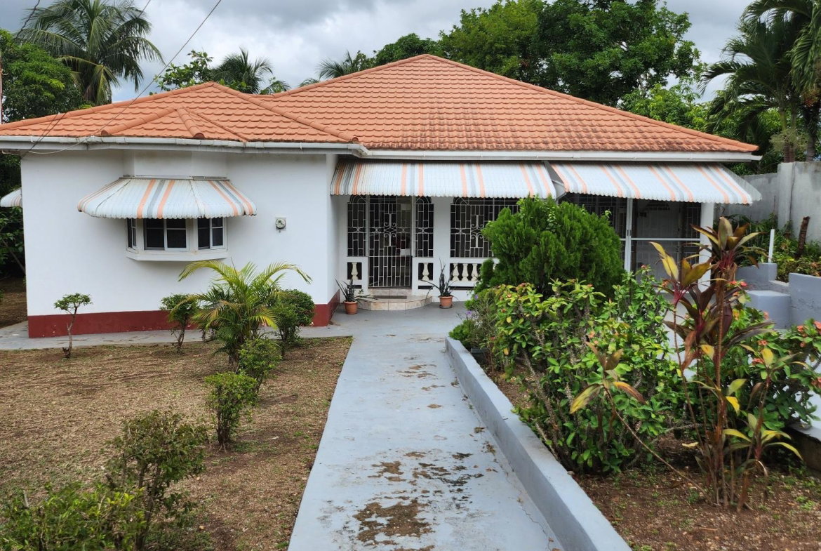 Second image of 17 Montclair Drive in May Pen, Clarendon, Jamaica - property is For Rent
