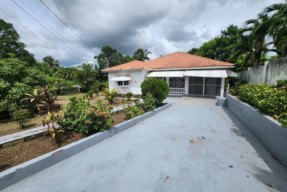 Third image of 17 Montclair Drive in May Pen, Clarendon, Jamaica - property is For Rent
