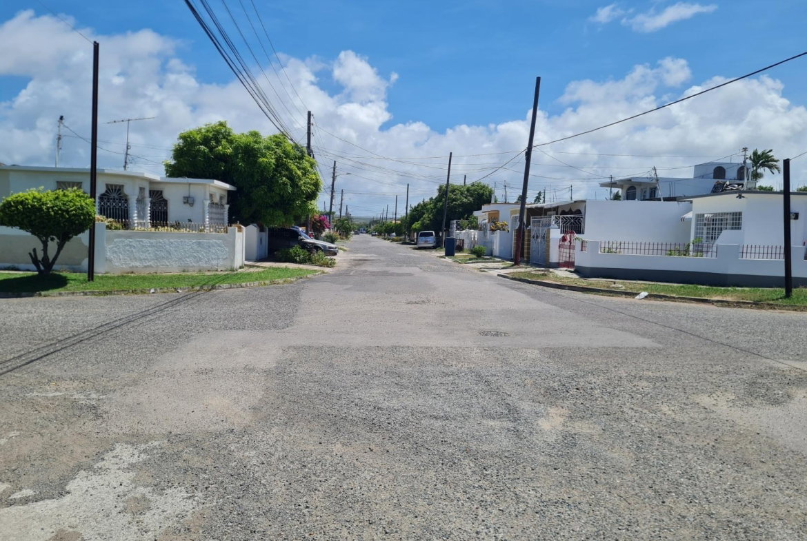 Eleventh image of 8 North West 3rd Street, 7 in Greater Portmore, St. Catherine, Jamaica - property is For Sale