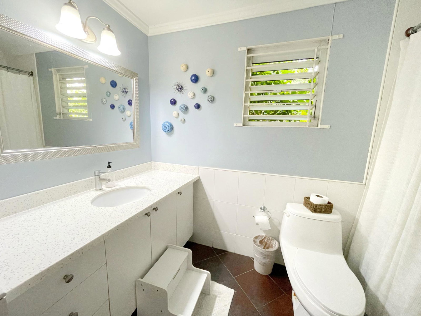 Ninth image of 19 Manor Park Road in Kingston 8, St. Andrew, Jamaica - property is For Sale
