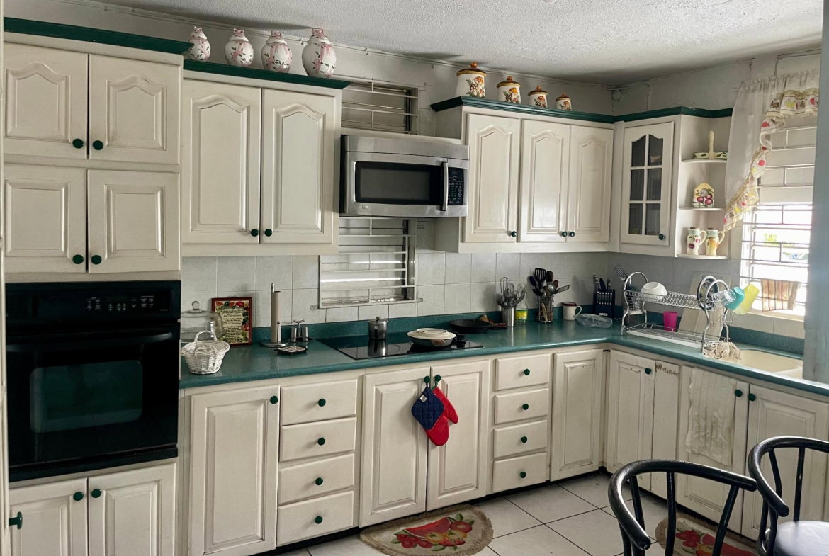 Thirteenth image of 11 Covington Close in Kingston 10, St. Andrew, Jamaica - property is For Sale