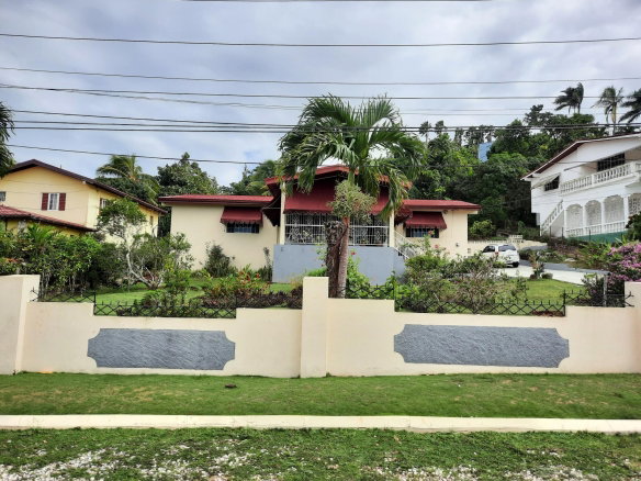 First image of 6 Gordon Close, Mandeville in Mandeville, Manchester, Jamaica - property is For Sale