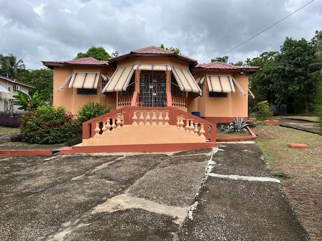 Fifth image of Baliley's Avenue/worksop in May Pen, Clarendon, Jamaica - property is For Sale
