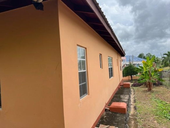 First image of Baliley's Avenue/worksop in May Pen, Clarendon, Jamaica - property is For Sale