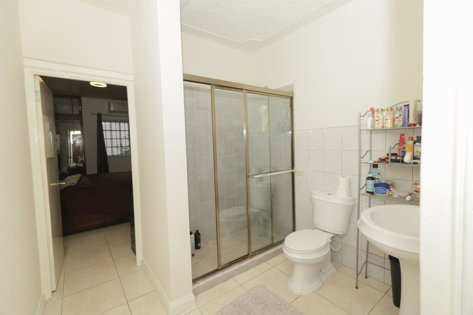 Seventeenth image of 6-2 Tyndhurst Avenue in Kingston 6, St. Andrew, Jamaica - property is For Sale