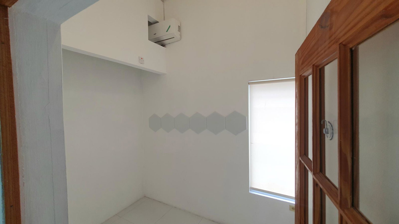 Fourth image of 9-49 1/2 Upper Waterloo Road in Kingston 8, St. Andrew, Jamaica - property is For Rent