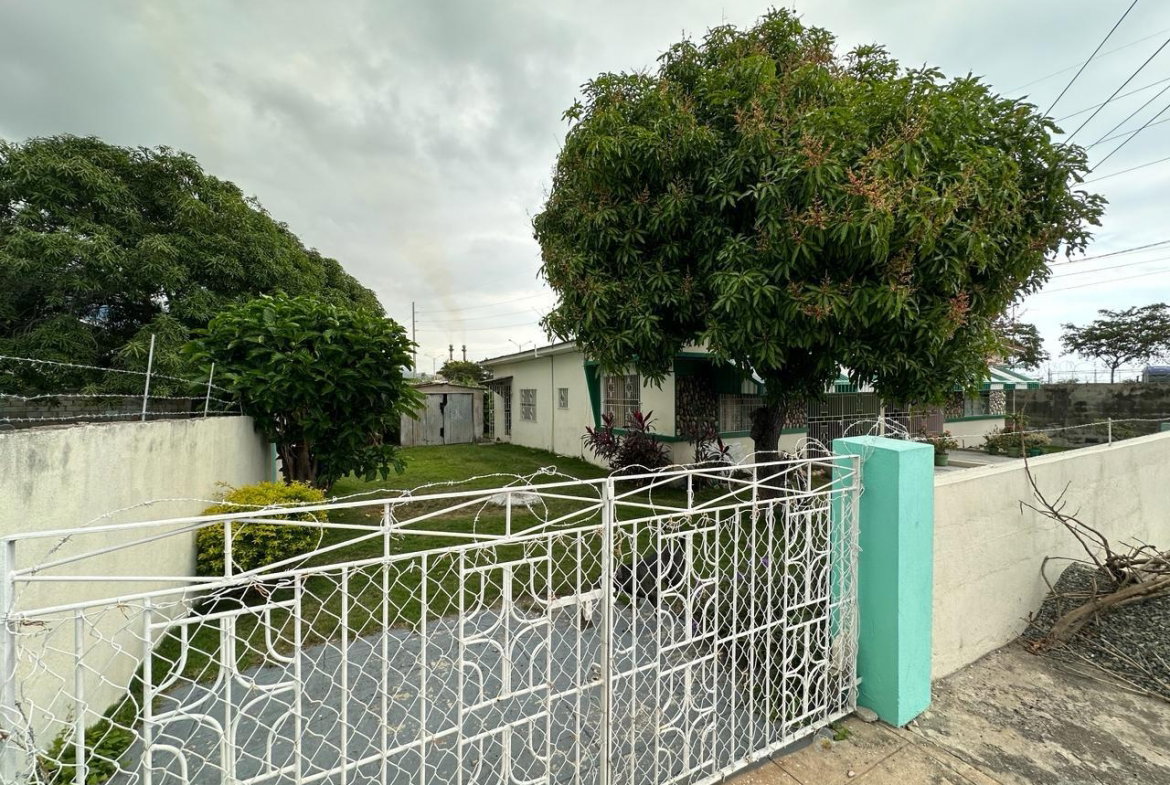 Second image of 6 Hyslope Avenue in Kingston 2, Kingston, Jamaica - property is For Sale