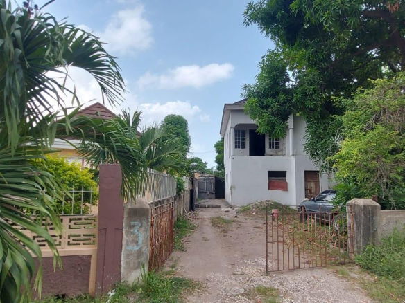 First image of 3 Pinnacle Close in Kingston 20, St. Andrew, Jamaica - property is For Sale