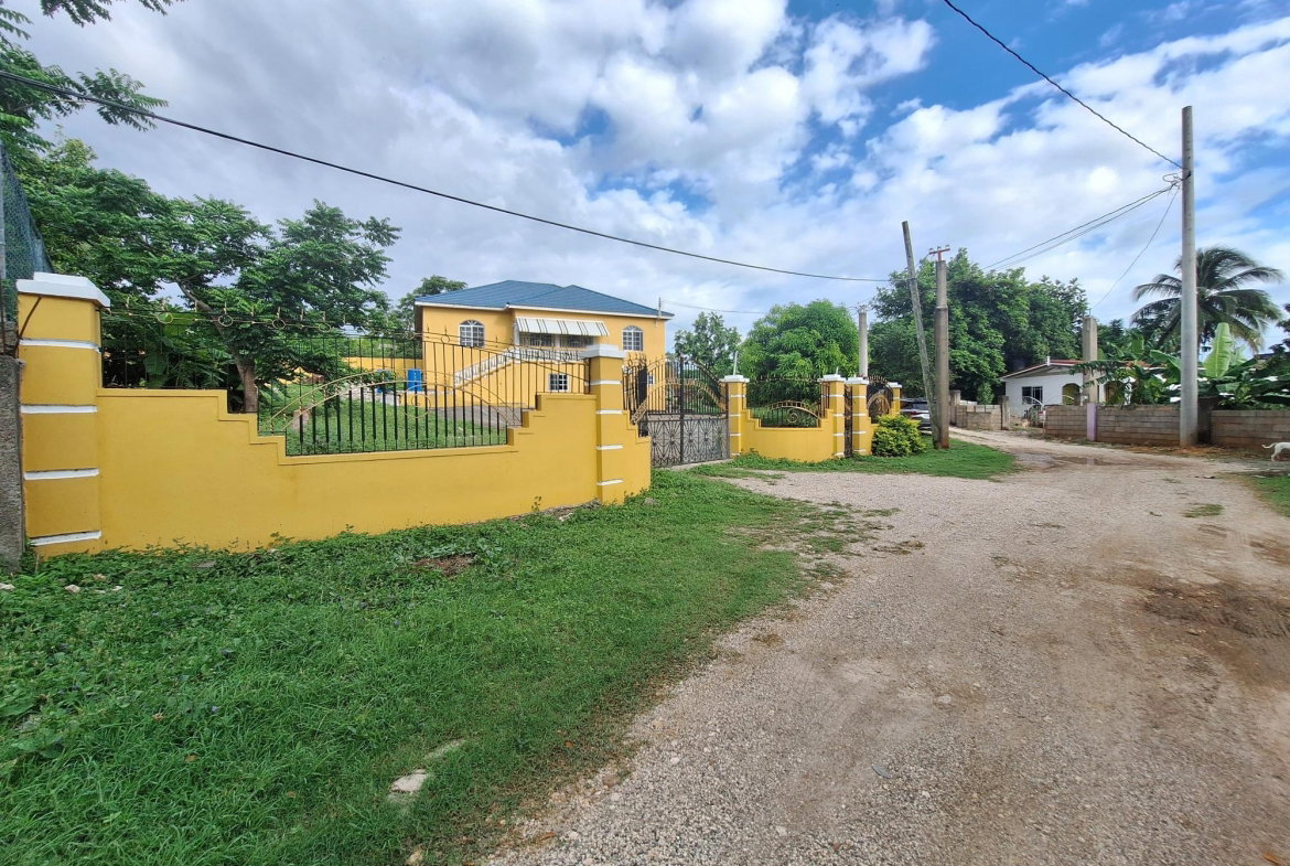 Seventeenth image of 3 Roxbonough Plantation in May Pen, Clarendon, Jamaica - property is For Sale