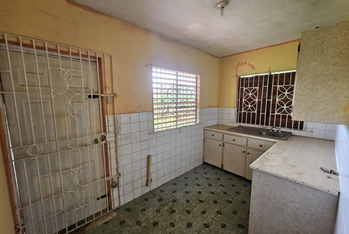 Fifth image of Rose Hall District, Lawre in Lawrence Tavern, St. Andrew, Jamaica - property is For Sale