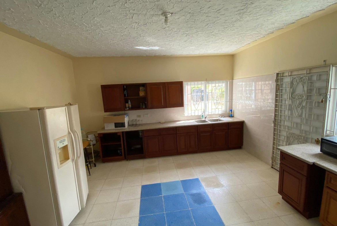 Eleventh image of 77 Woodpecker Drive, Hellshi in Greater Portmore, St. Catherine, Jamaica - property is For Sale
