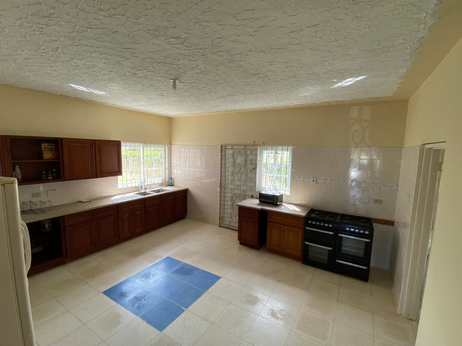Tenth image of 77 Woodpecker Drive, Hellshi in Greater Portmore, St. Catherine, Jamaica - property is For Sale