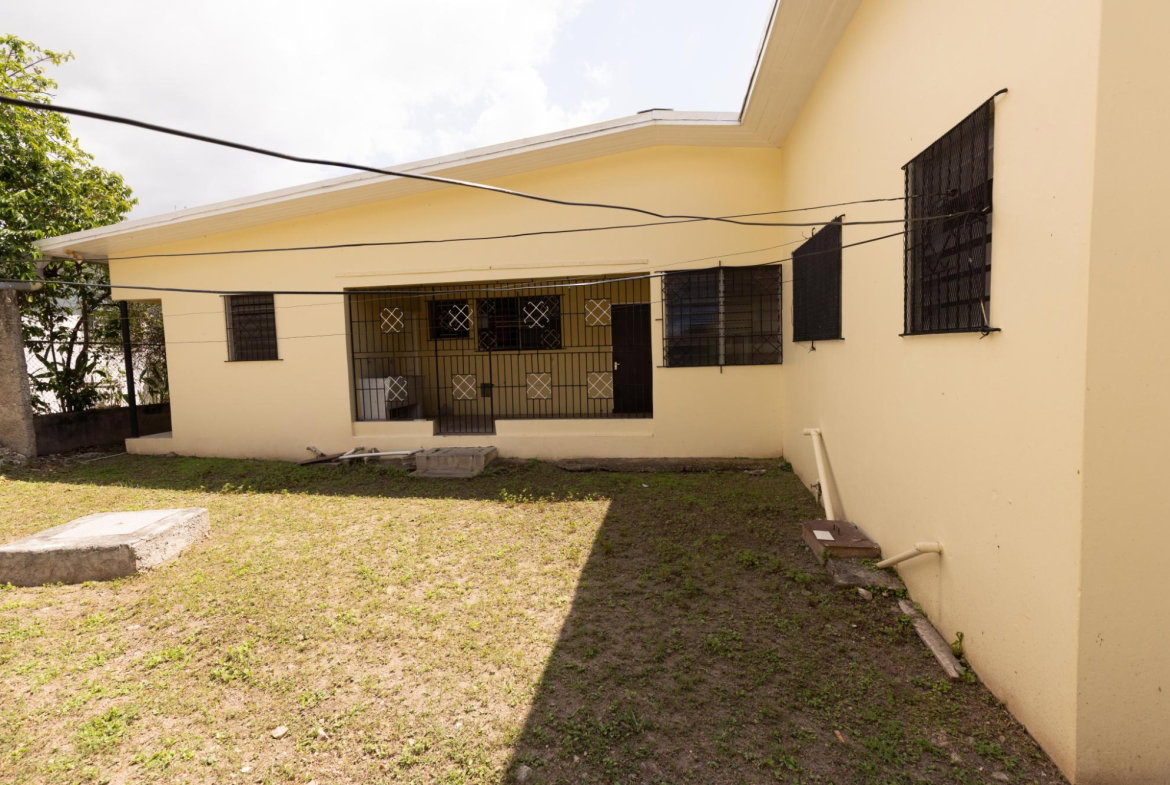 Seventh image of 26 Lawrence Ave, Kgn 8 in Kingston 8, St. Andrew, Jamaica - property is For Sale