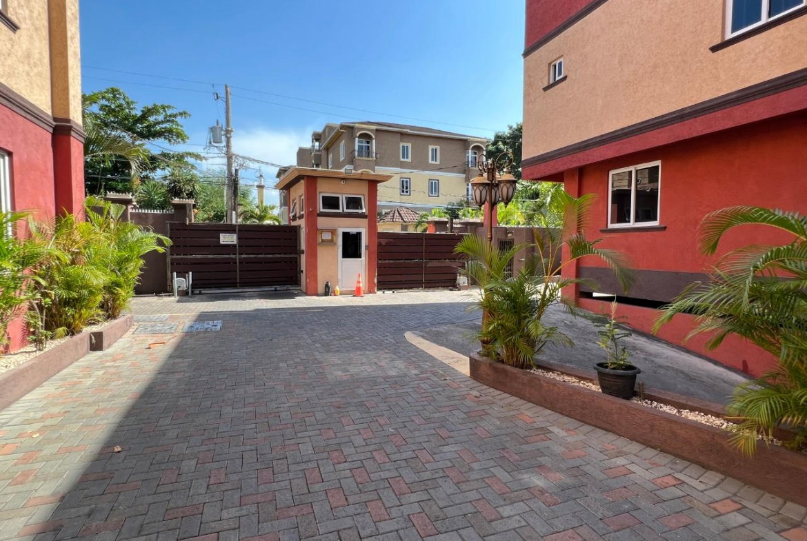 Seventeenth image of 23-9-11 Washington Drive, Kgn 10 in Kingston 10, St. Andrew, Jamaica - property is For Sale
