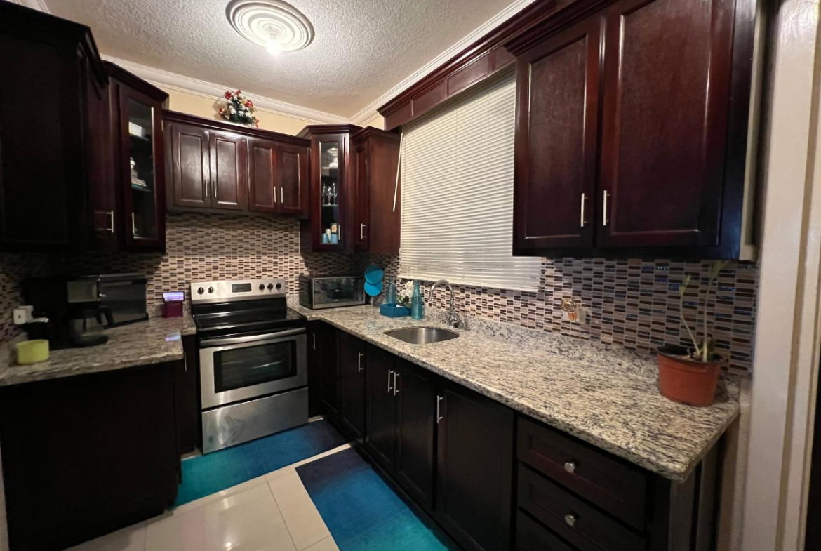 Sixth image of 23-9-11 Washington Drive, Kgn 10 in Kingston 10, St. Andrew, Jamaica - property is For Sale