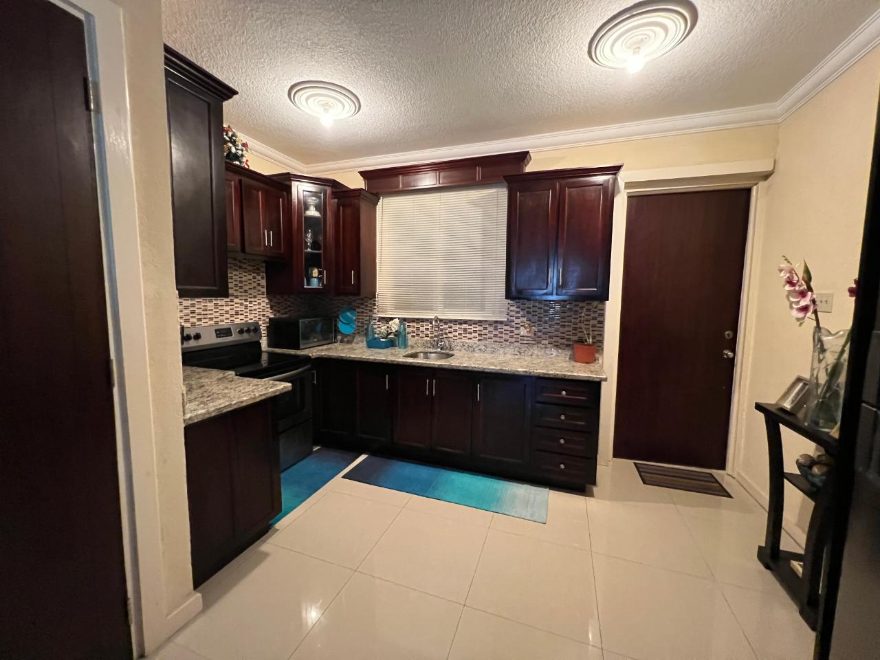 Luxurious-1-Bedroom-Apartment-for-Sale-in-Drumblair-St.-Andrew Ninth image of 23-9-11 Washington Drive, Kgn 10 in Kingston 10, St. Andrew, Jamaica - property is For Sale