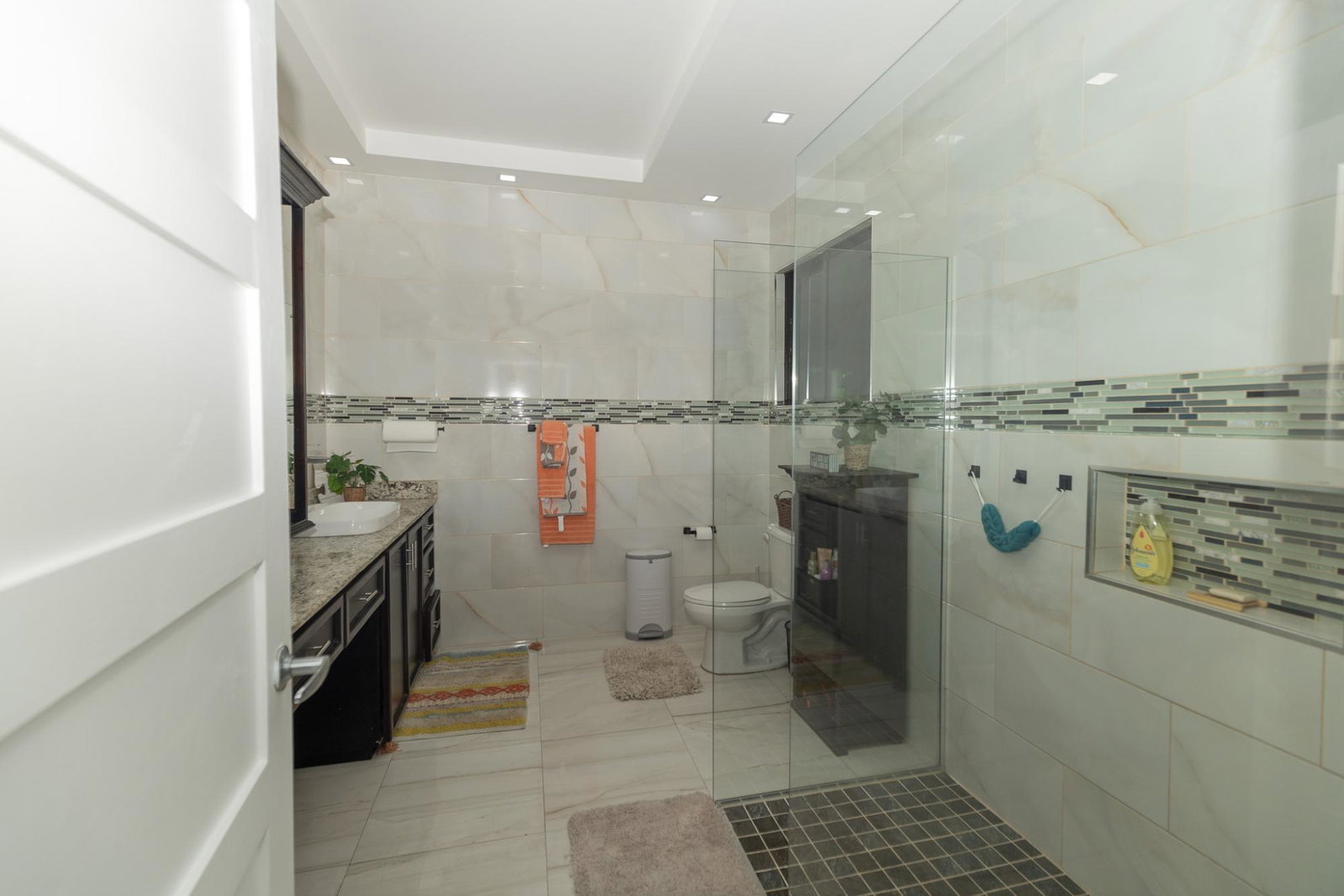 Fifth image of 7 Sunset Drive in CONSTANT SPRING, St. Andrew, Jamaica - property is For Sale