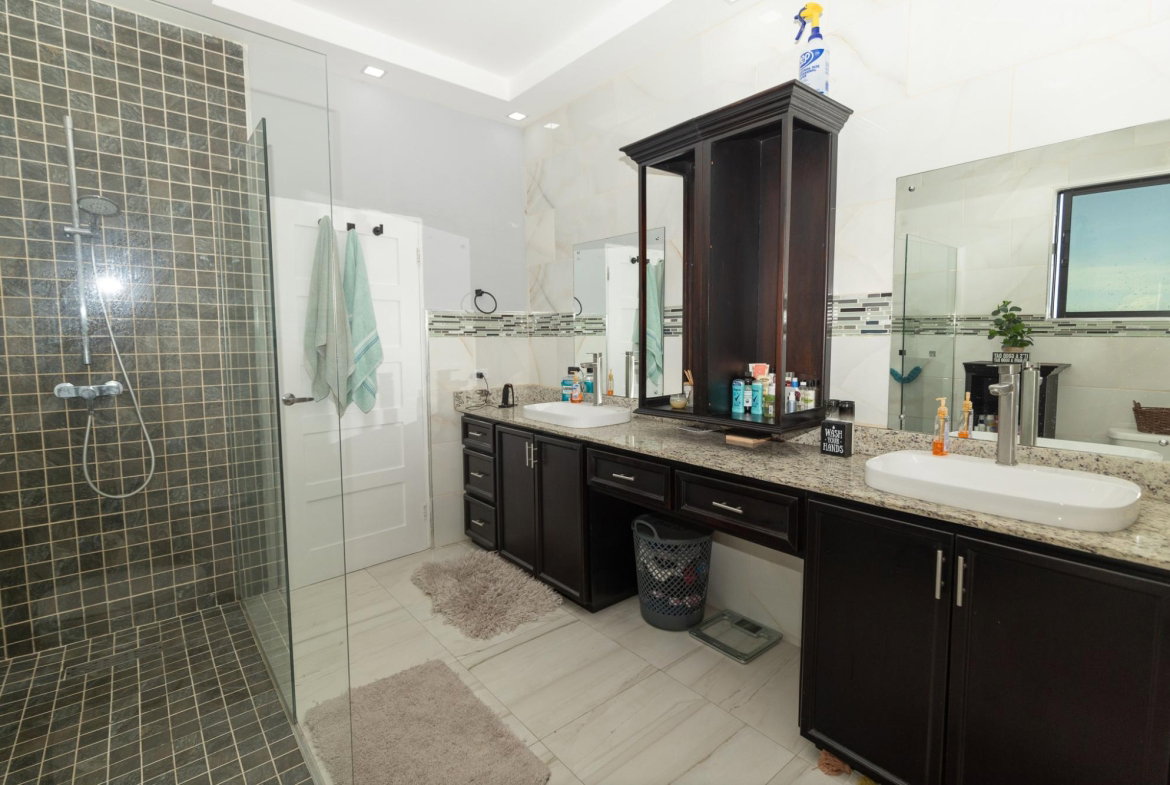 Sixth image of 7 Sunset Drive in CONSTANT SPRING, St. Andrew, Jamaica - property is For Sale