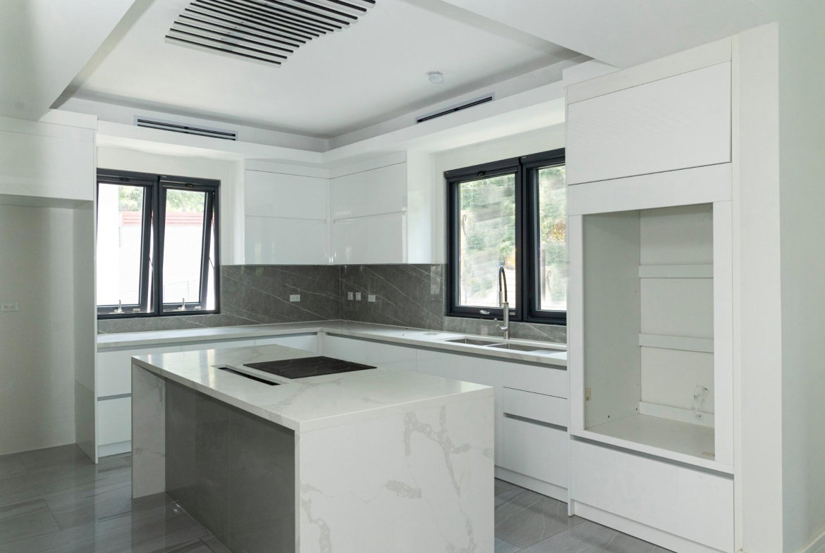 Seventeenth image of ph 19-spyglass Jack's Hill in Jacks Hill, St. Andrew, Jamaica - property is For Sale