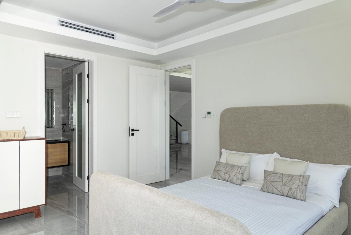 Twenty-Second image of ph 19-spyglass Jack's Hill in Jacks Hill, St. Andrew, Jamaica - property is For Sale