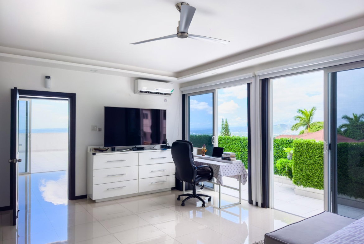 Tenth image of 25-5 Degenhart Close in Kingston 6, St. Andrew, Jamaica - property is For Sale