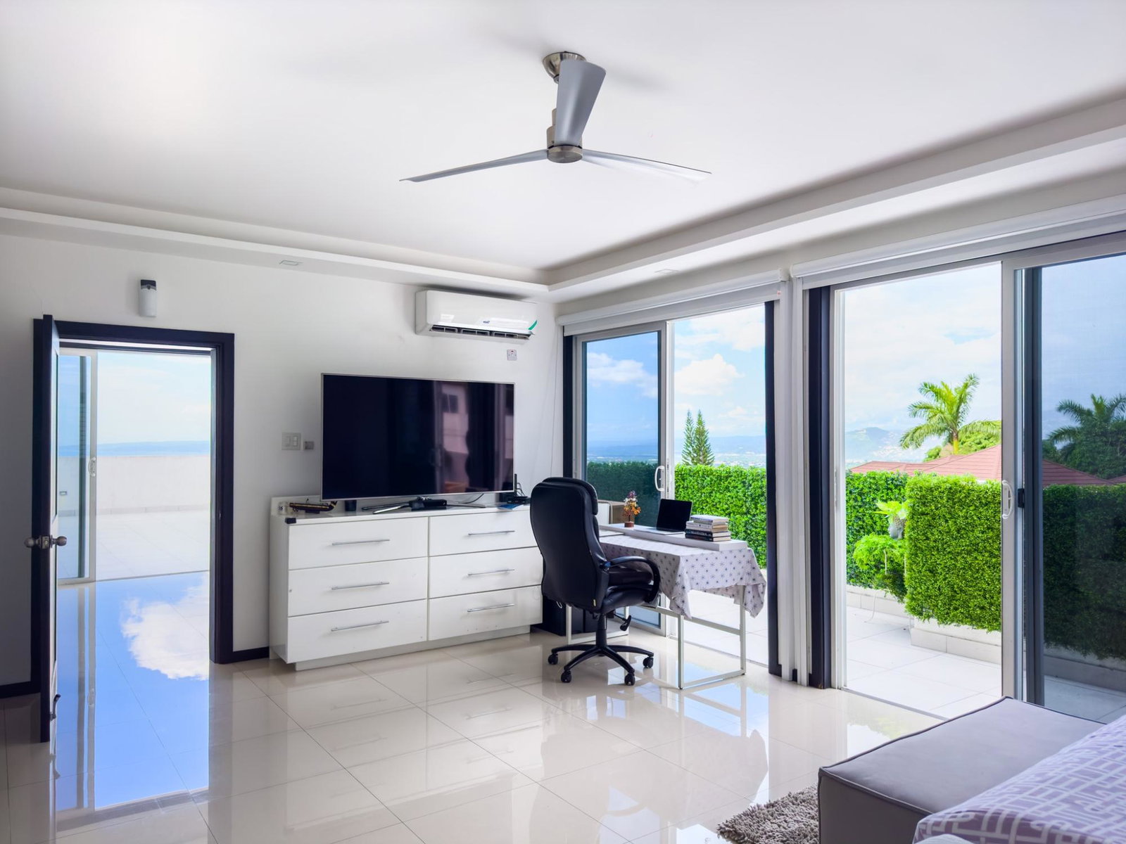 Tenth image of 25-5 Degenhart Close in Kingston 6, St. Andrew, Jamaica - property is For Sale