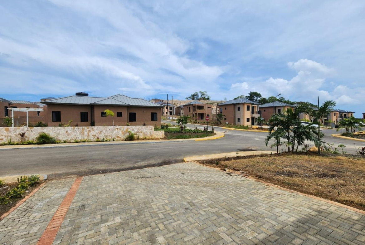 Twelfth image of 76 Ocho Rios Country Club in Ocho Rios, St. Ann, Jamaica - property is For Sale