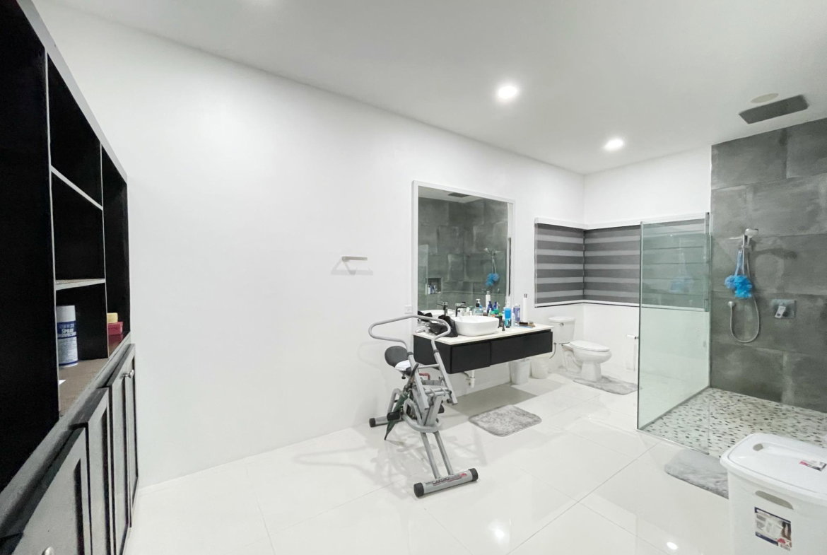 Eleventh image of 2-20 Russel Heights in Kingston 8, St. Andrew, Jamaica - property is For Sale