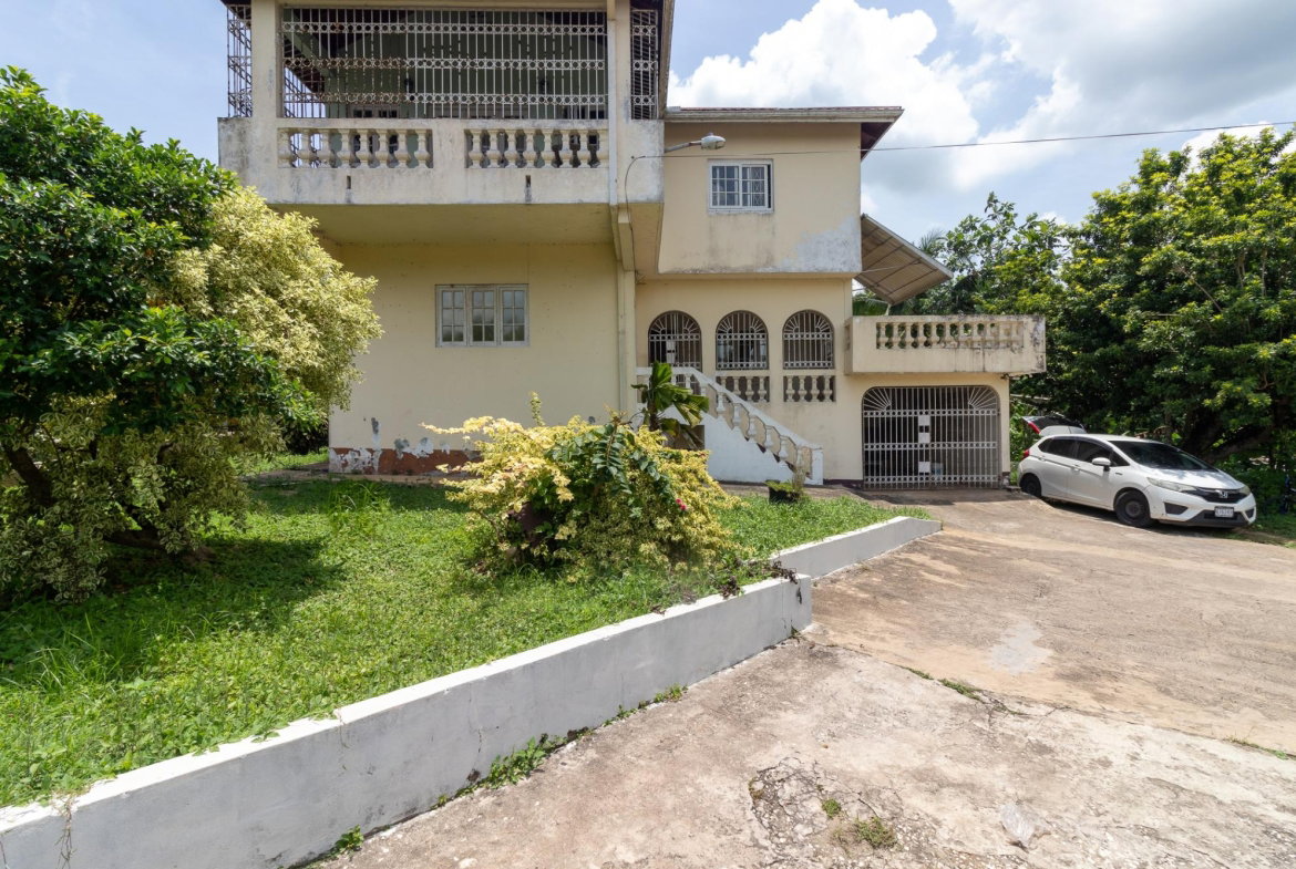 Seventeenth image of Linstead Main Road in Bog Walk, St. Catherine, Jamaica - property is For Sale
