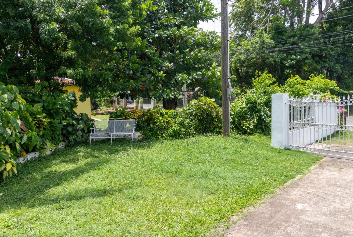 Twentieth image of Linstead Main Road in Bog Walk, St. Catherine, Jamaica - property is For Sale