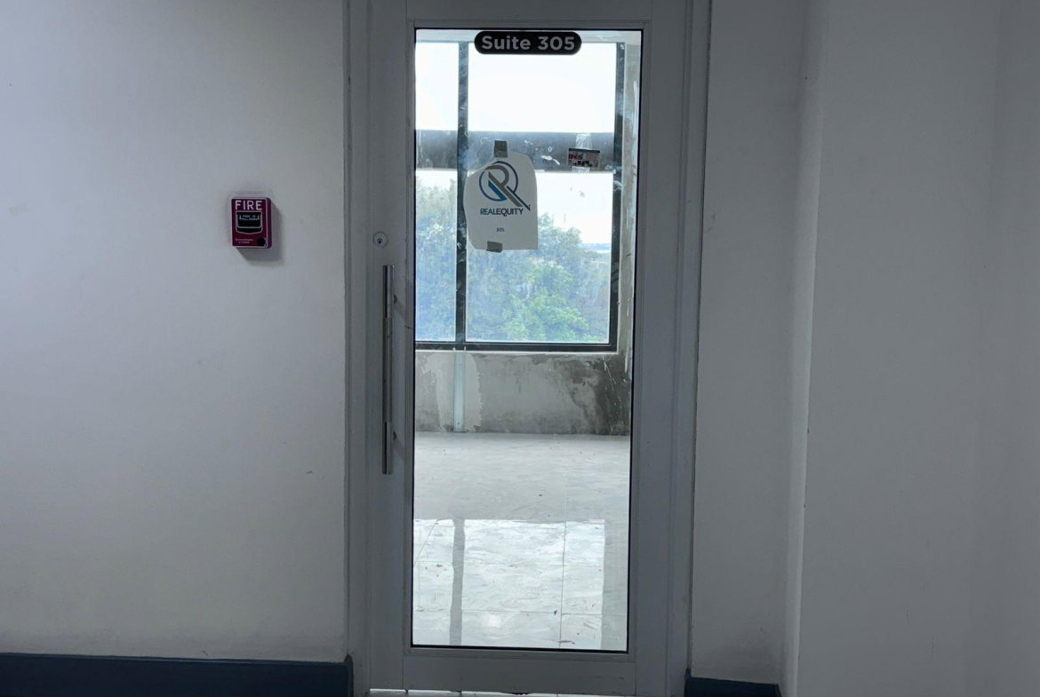 Second image of 305-218 Mountain View Avenue in Kingston 6, St. Andrew, Jamaica - property is For Rent