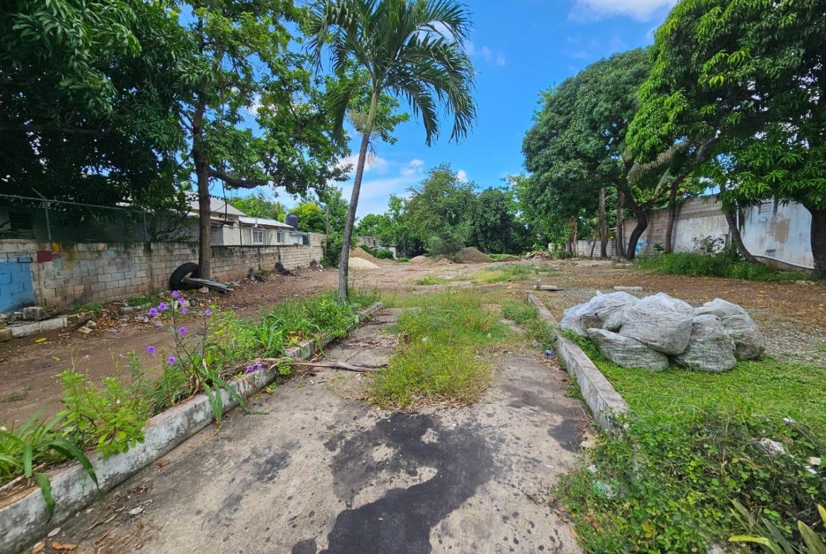 Third image of 11 Mannings Hill Road in Kingston 8, St. Andrew, Jamaica - property is For Rent
