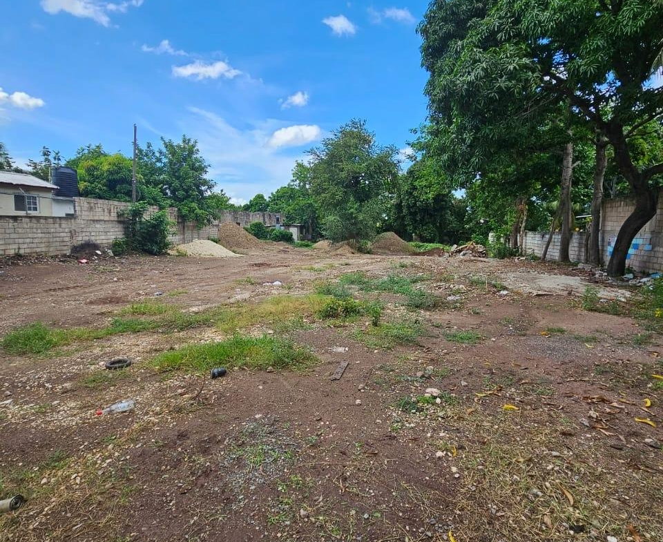 Seventh image of 11 Mannings Hill Road in Kingston 8, St. Andrew, Jamaica - property is For Rent