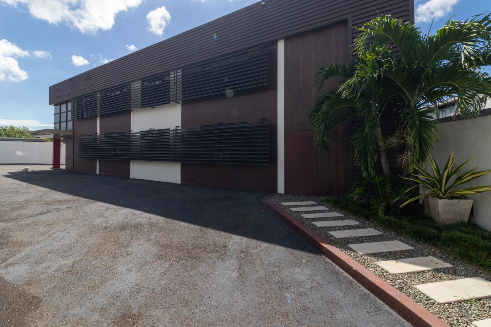 Fifth image of Molynes Road in Kingston 10, St. Andrew, Jamaica - property is For Rent