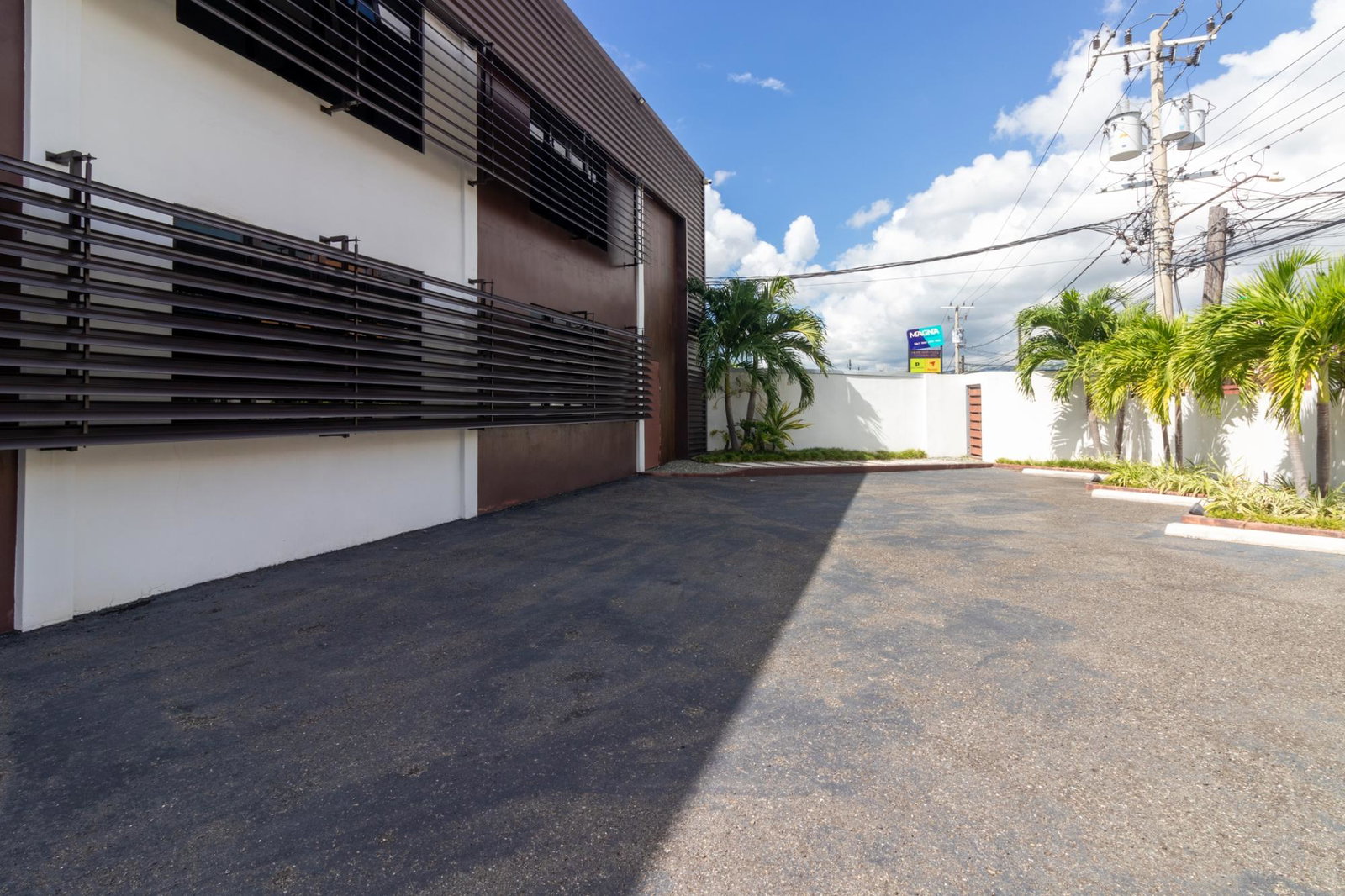 Seventh image of Molynes Road in Kingston 10, St. Andrew, Jamaica - property is For Rent