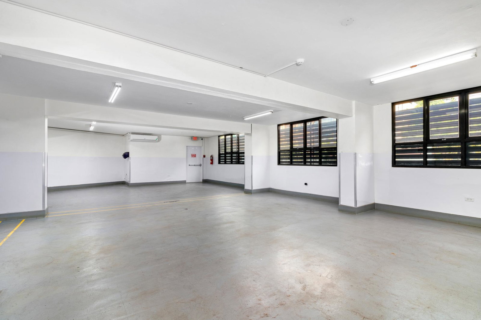 Ninth image of Molynes Road in Kingston 10, St. Andrew, Jamaica - property is For Rent