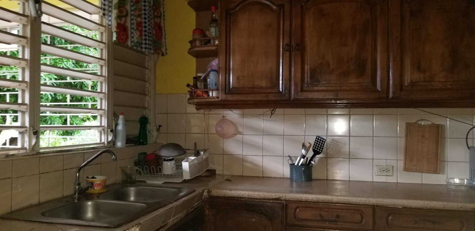 Eleventh image of 35 Lawrence Avenue in Kingston 8, St. Andrew, Jamaica - property is For Sale