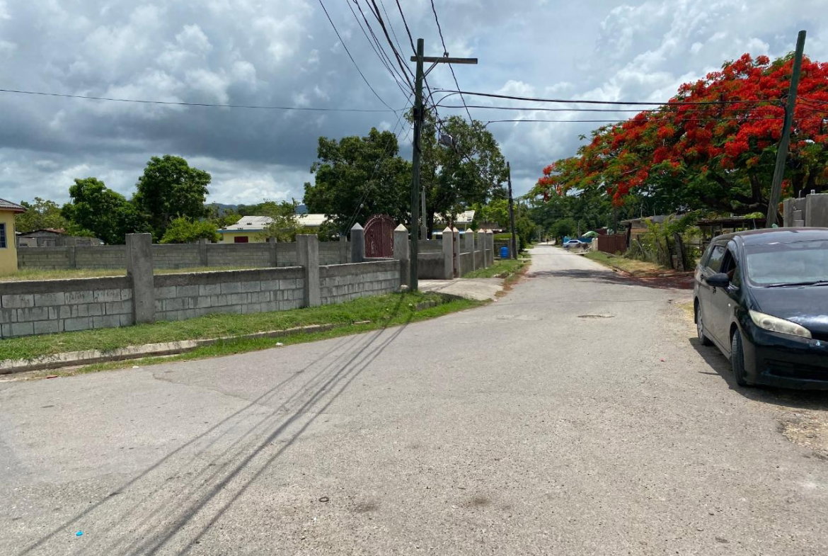 Sixth image of Denbigh Crescent, Clarend in Denbigh, Clarendon, Jamaica - property is For Sale