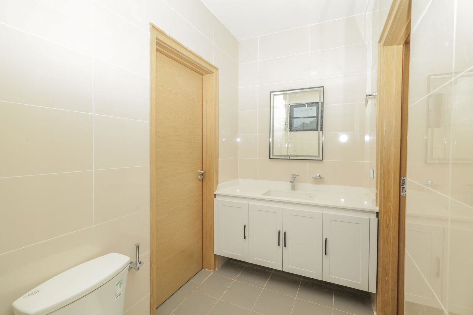 Spacious-2-Bedroom-Apartment-for-Sale-in-Jamaica-4-4-Sandhurst-Crescent Fourteenth image of 4-4 Sandhurst Crescent in Kingston 6, St. Andrew, Jamaica - property is For Sale