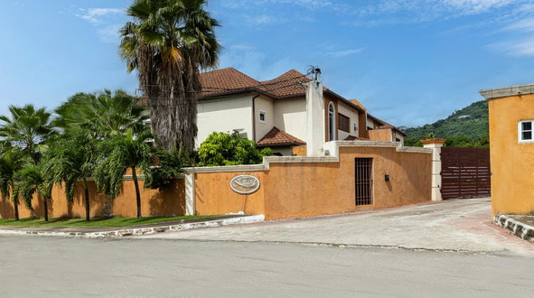 Twentieth image of 3-10-12 Dillsbury Avenue in Kingston 6, St. Andrew, Jamaica - property is For Sale