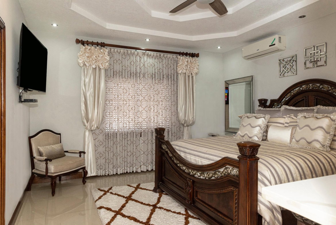 Tenth image of 3-10-12 Dillsbury Avenue in Kingston 6, St. Andrew, Jamaica - property is For Sale